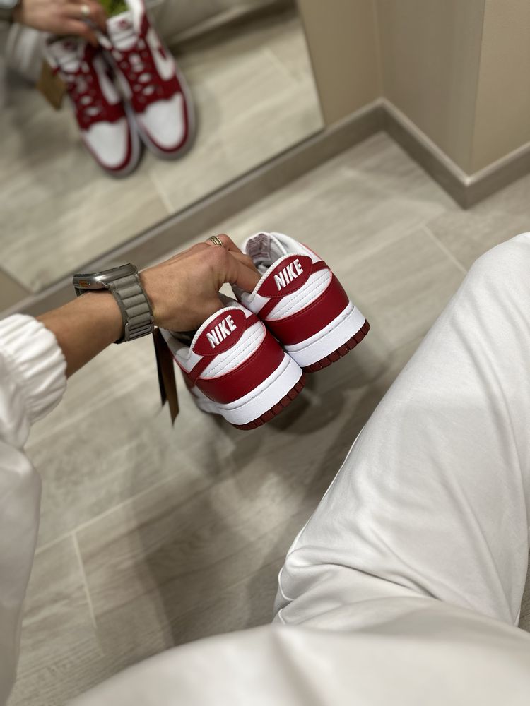 Чоловічі оригінальні кросівки Nike DUNK LOW DN1431 101