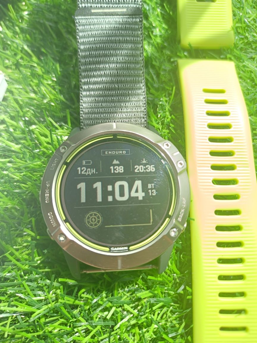 Годинник Garmin Enduro з сірим нейлоновим ремінцем UltraFit