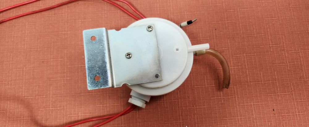 presostat różnicowy Junkers Typ 930.83