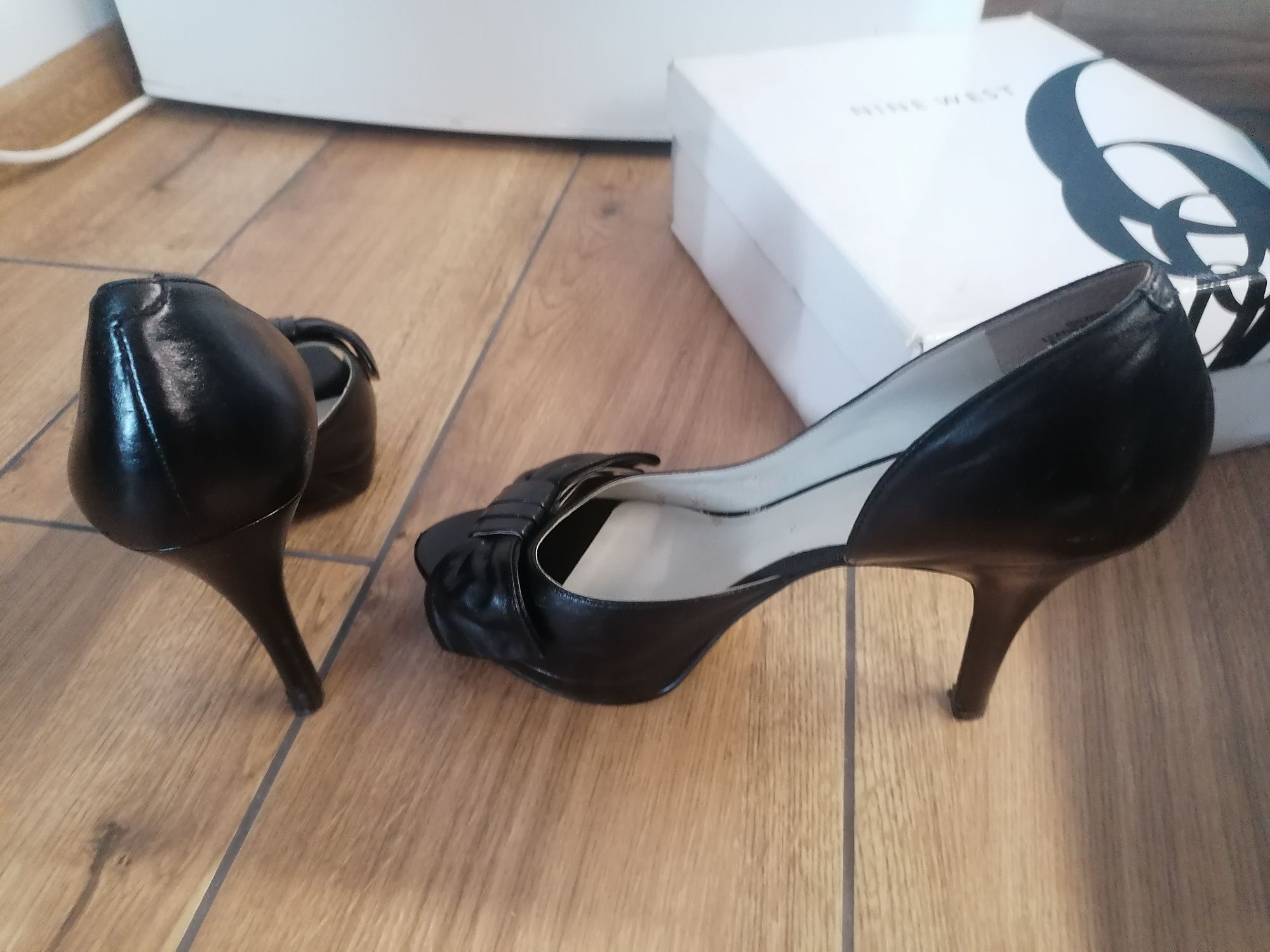 Peep toe szpilki - Nine West, rozm 8,5 - Długosc wkł 25,5 cm.
