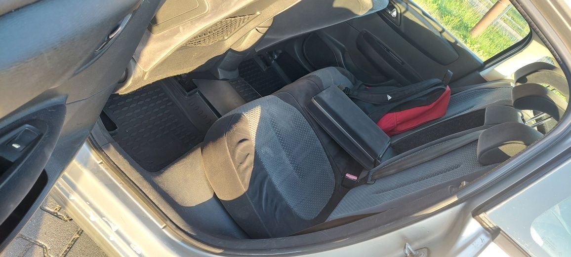 Citroen C4  1.6 benzyna  110 KM B.dobry stan Nowe tarcze i klocki