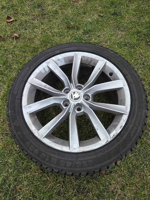Koła zimowe Skoda Superb 3 235/45 18