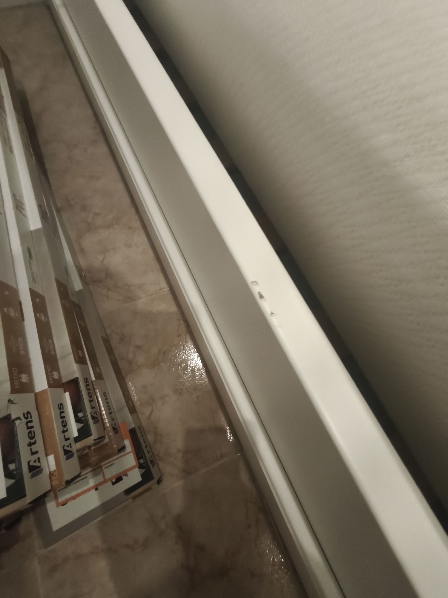 Cama Ikea casal 140/190 em bom estado com gavetas