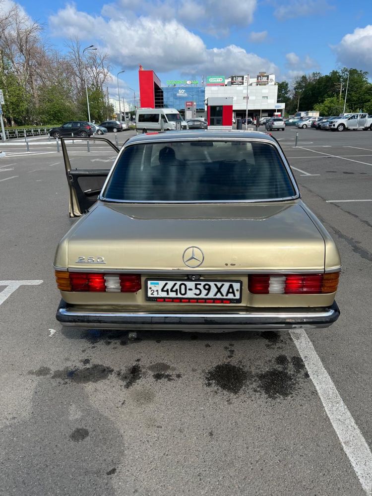 Mercedes E-class W123