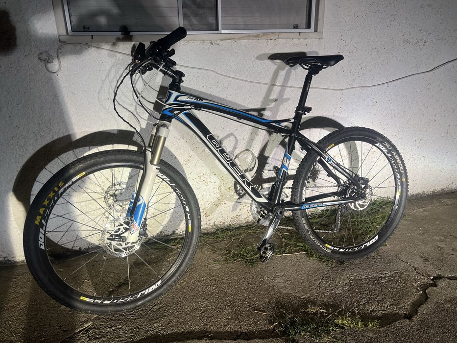 Bicicleta BTT RockShox (Preço apenas fim de semana + capacete oferta)
