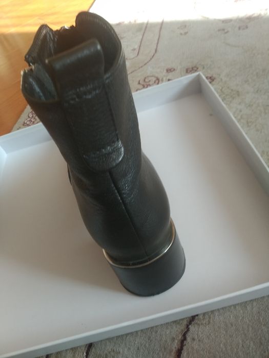Жіночі напівчоботи, осіінні, розмір 39, чорного кольору