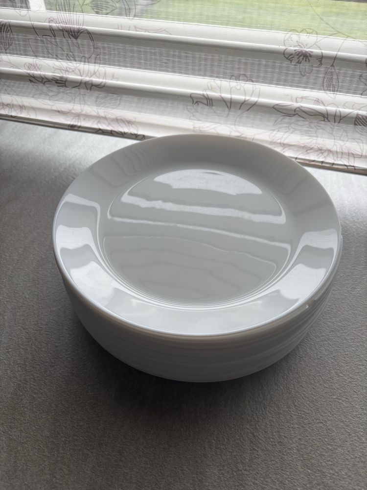 Zestaw 12 talerzy płytkich płytkie talerze obiadowe biała porcelana