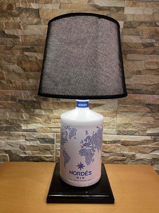 Candeeiro com garrafa