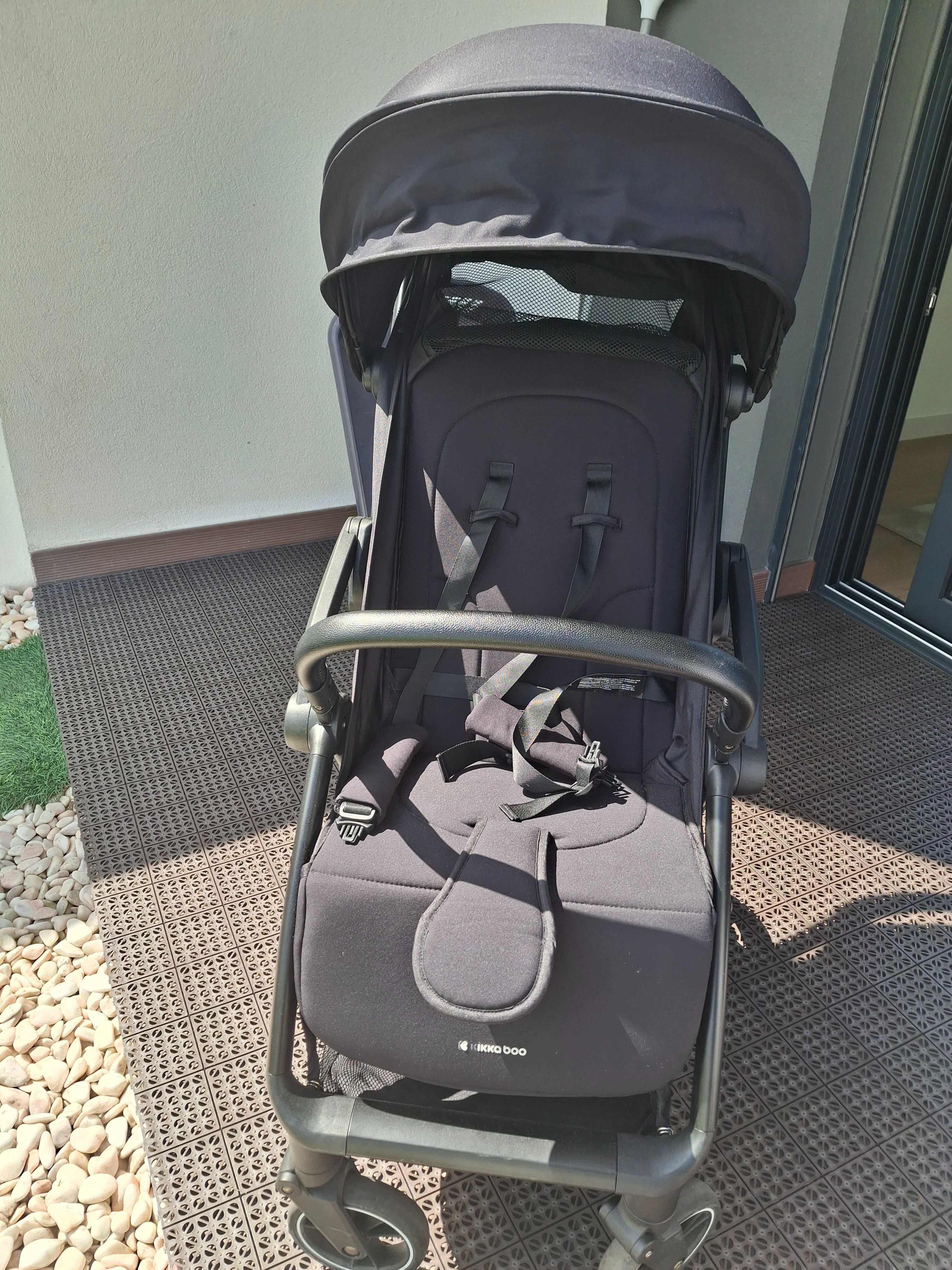 Carrinho de Passeio Preto Kikka Boo COMO NOVO
