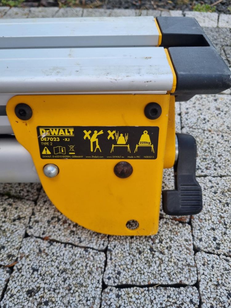 DeWALT DE7023 STÓŁ Uniwersalne stanowisko robocze do pilarek ukosowych