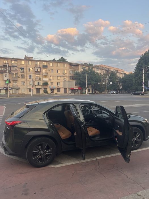 Lexus UX 2020 официал