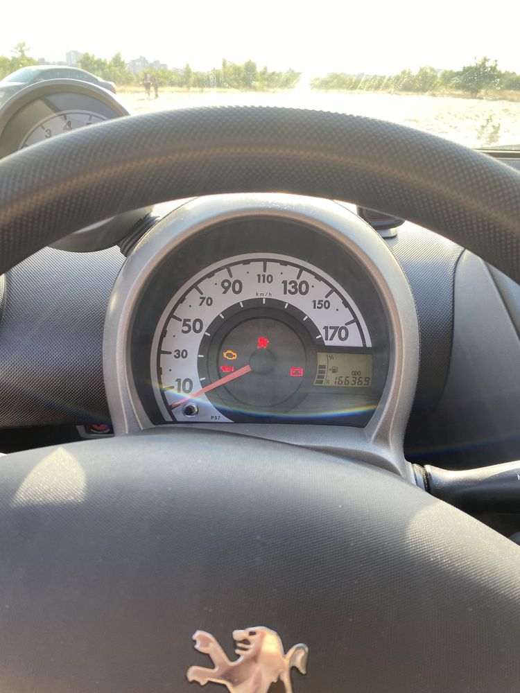 Peugeot 107 2011 року