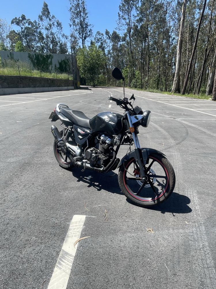 Vendo keeway rkv , ler descriçao