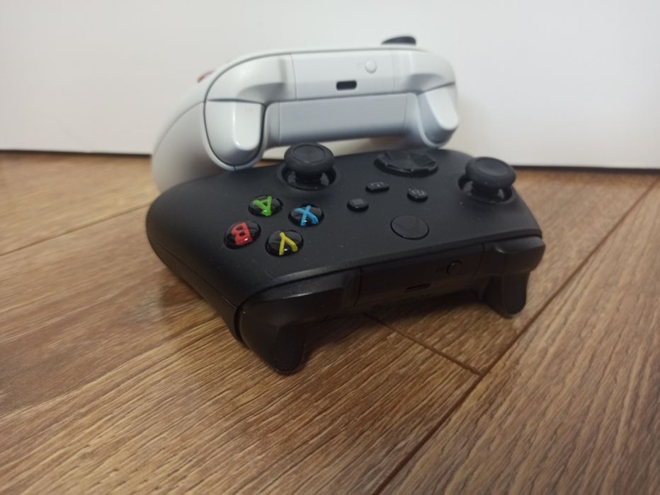 Продам Xbox series S 512.