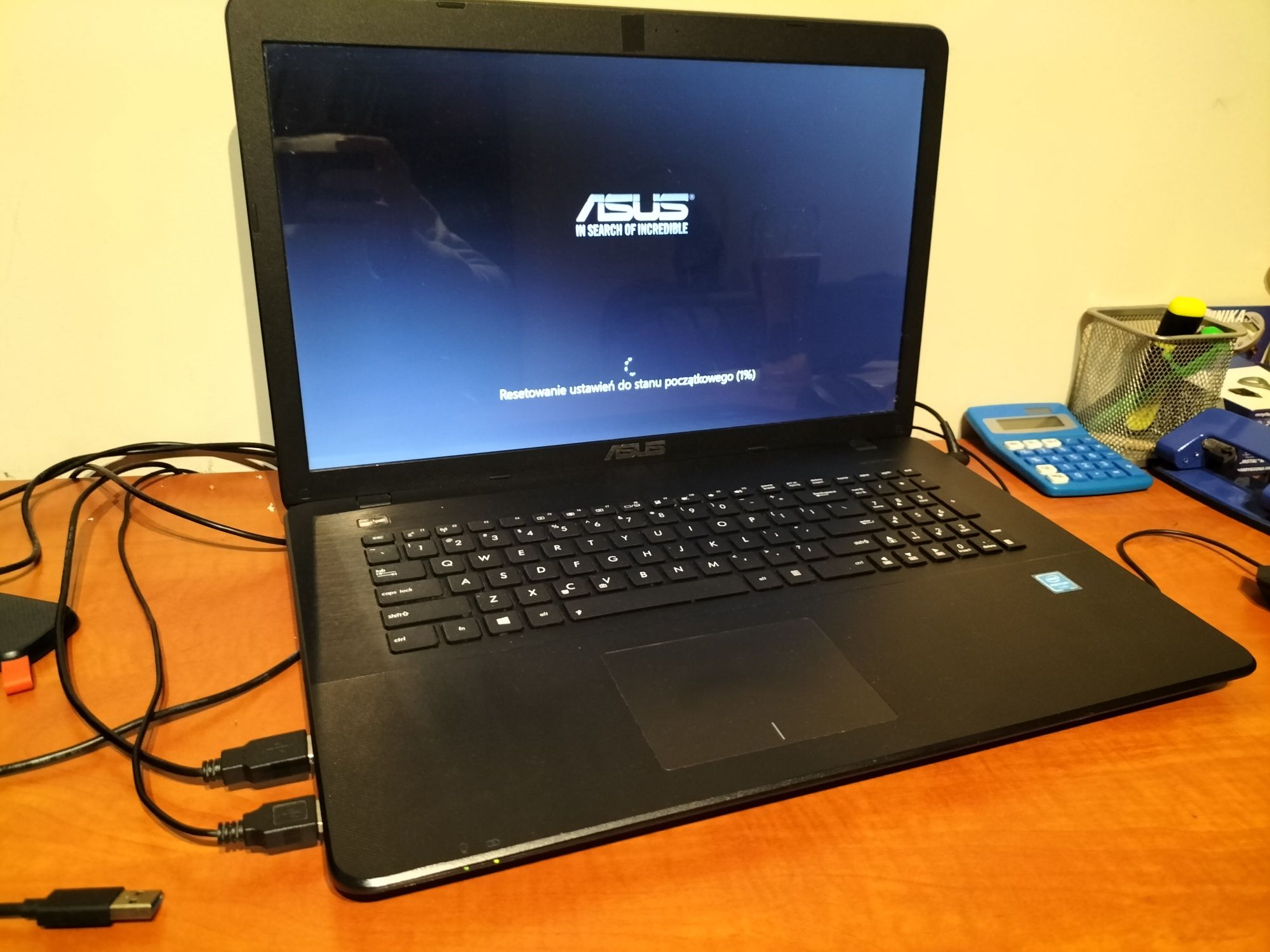 Laptop Asus R752n