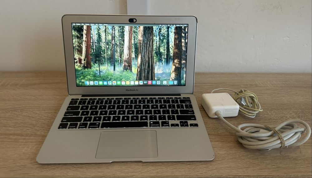 Tani Laptop Macbook Air 11" !! Najnowszy MacOS Sequoia!! SSD!! DOWÓZ!!