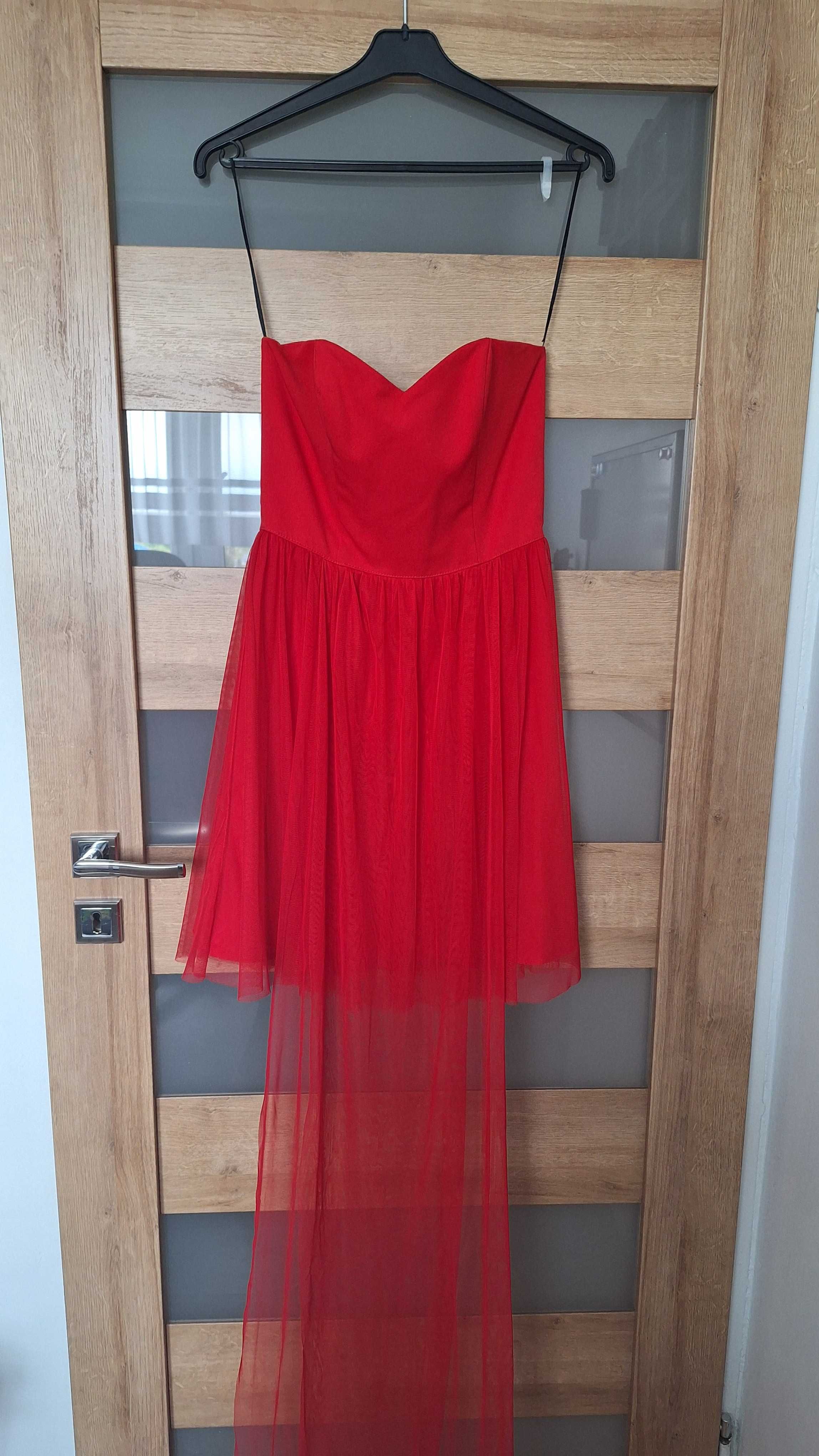 Sukienka balowa czerwona z szarfami