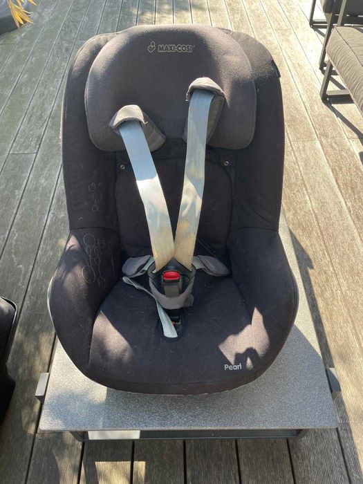 Sprzedam zestaw Maxi-Cosi Pearl 9–18 kg z bazą FamilyFix ISOFIX.