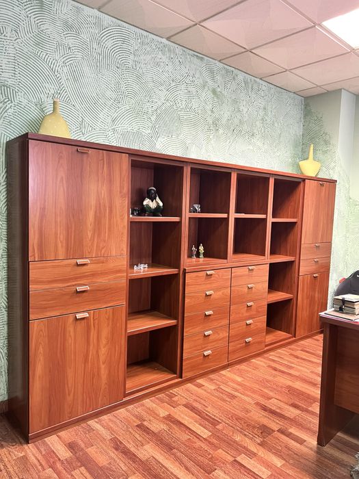Estante grande de sala ou escritório