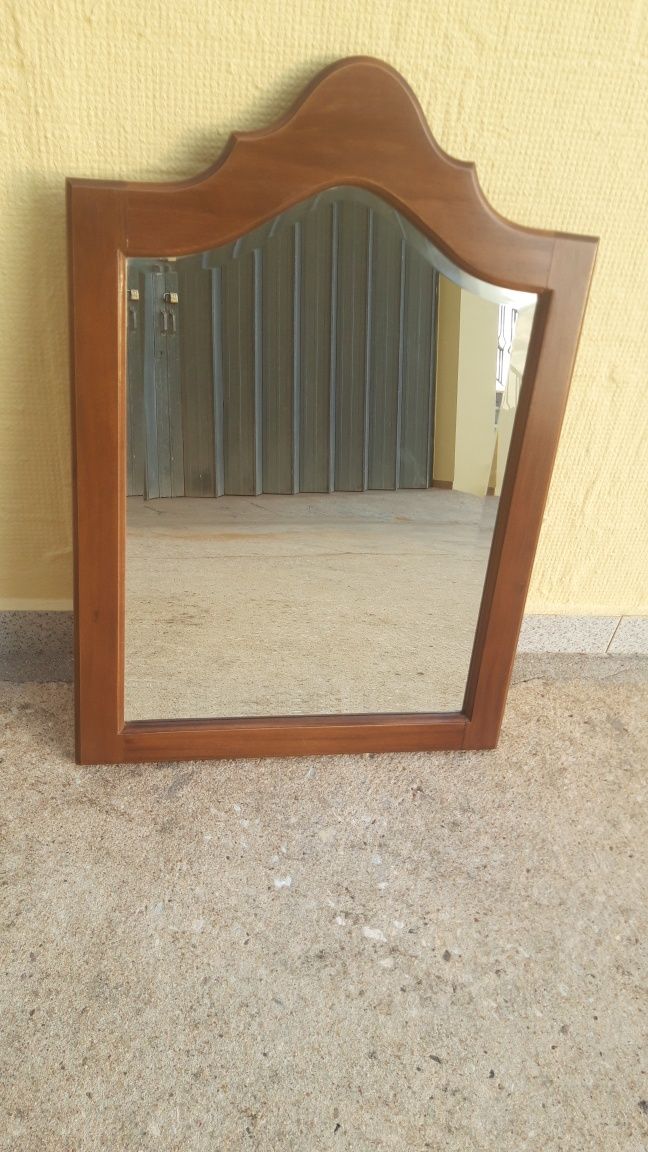 Espelho em mogno