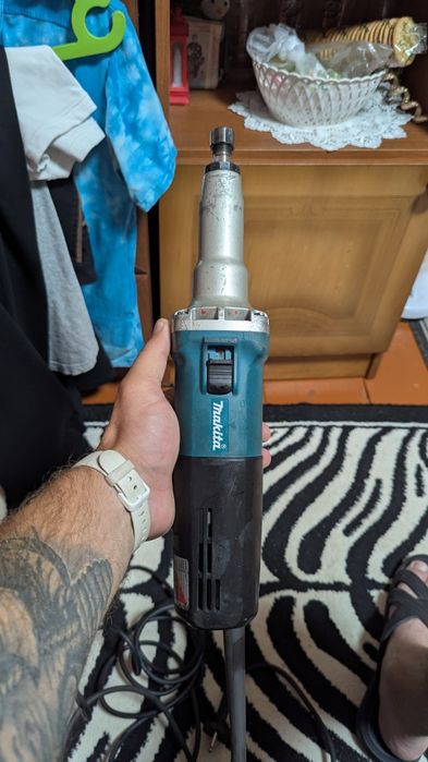 Пряма шліфмашина Makita GD0800C