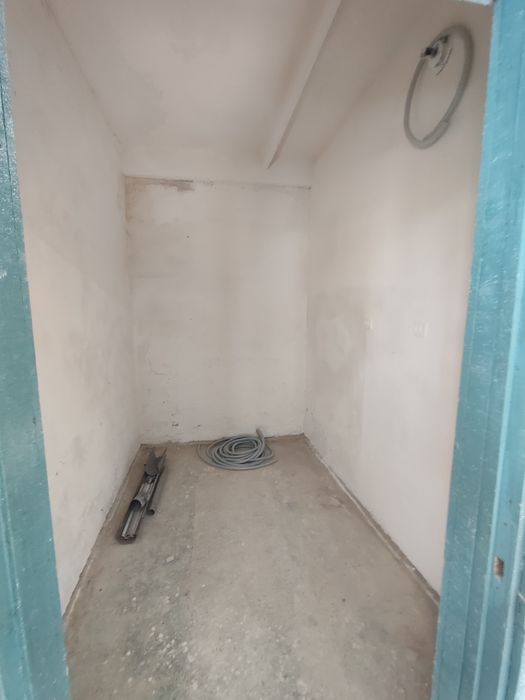 Продам складські приміщення в Білій криниці