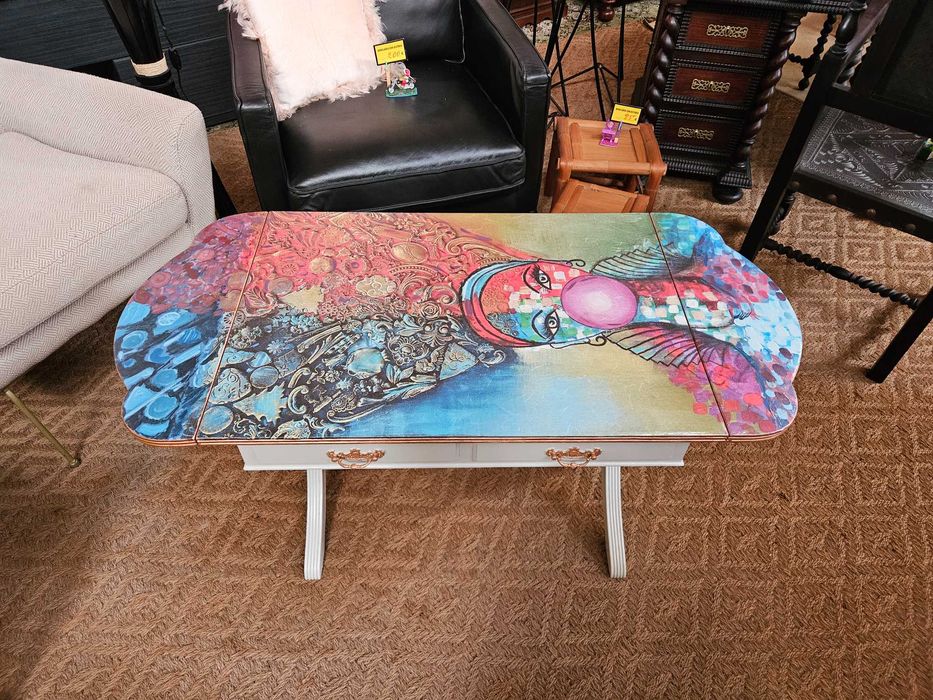 Móvel antiga restaurado de forma personalizada