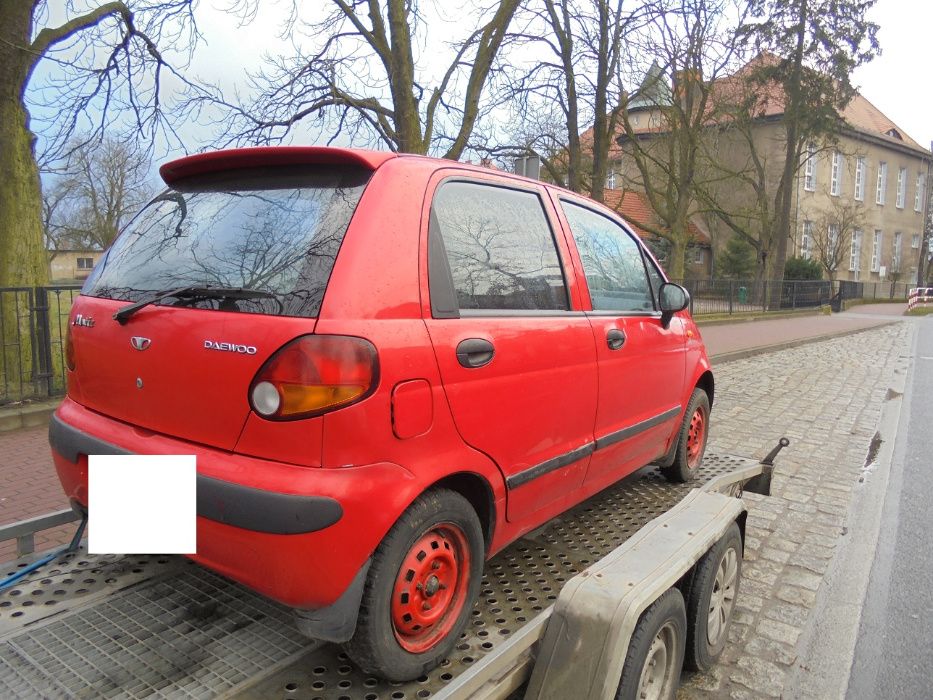 daewo matiz kolor czerwony przeznaczony na części