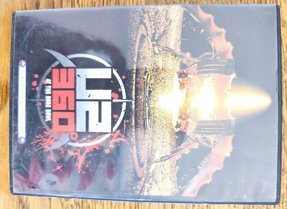 Koncert zespołu U2- "At the Rose Bowl"