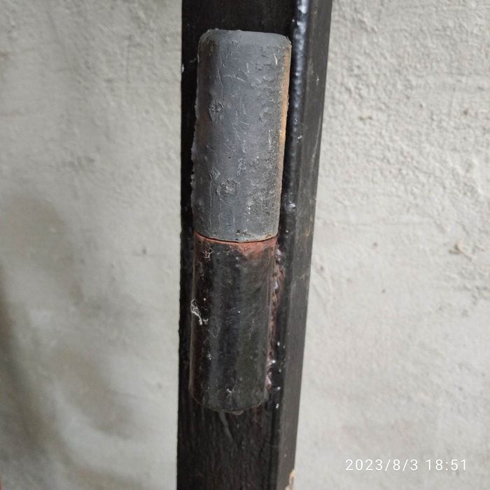 Продаю металеві петлі