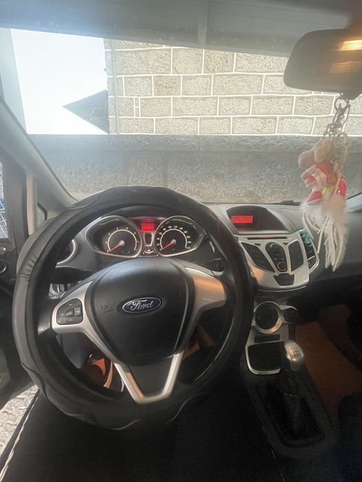 Ford fiesta 1.2 gasolina 75 000km