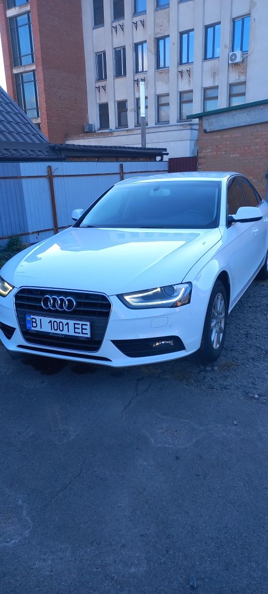 Машина audi A4 B8, в дуже гарному стані.