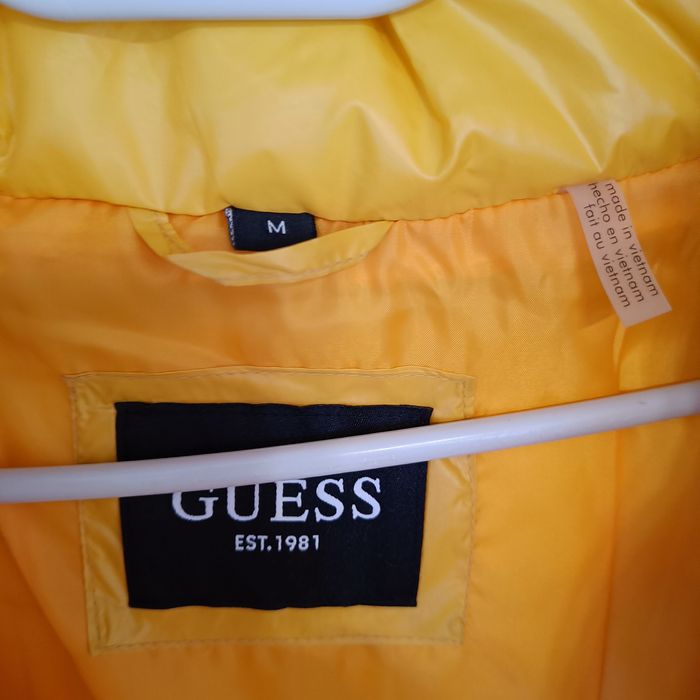 Damska kurtka puchowa w kolorze żółtym GUESS XXS,XS,S,M,L