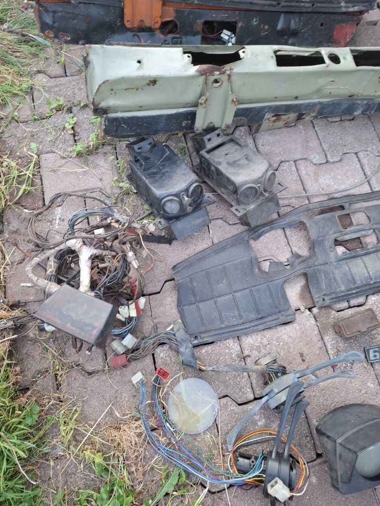 Fiat 126p st kompletna deska rozdzielcza z instalacją licznik panel