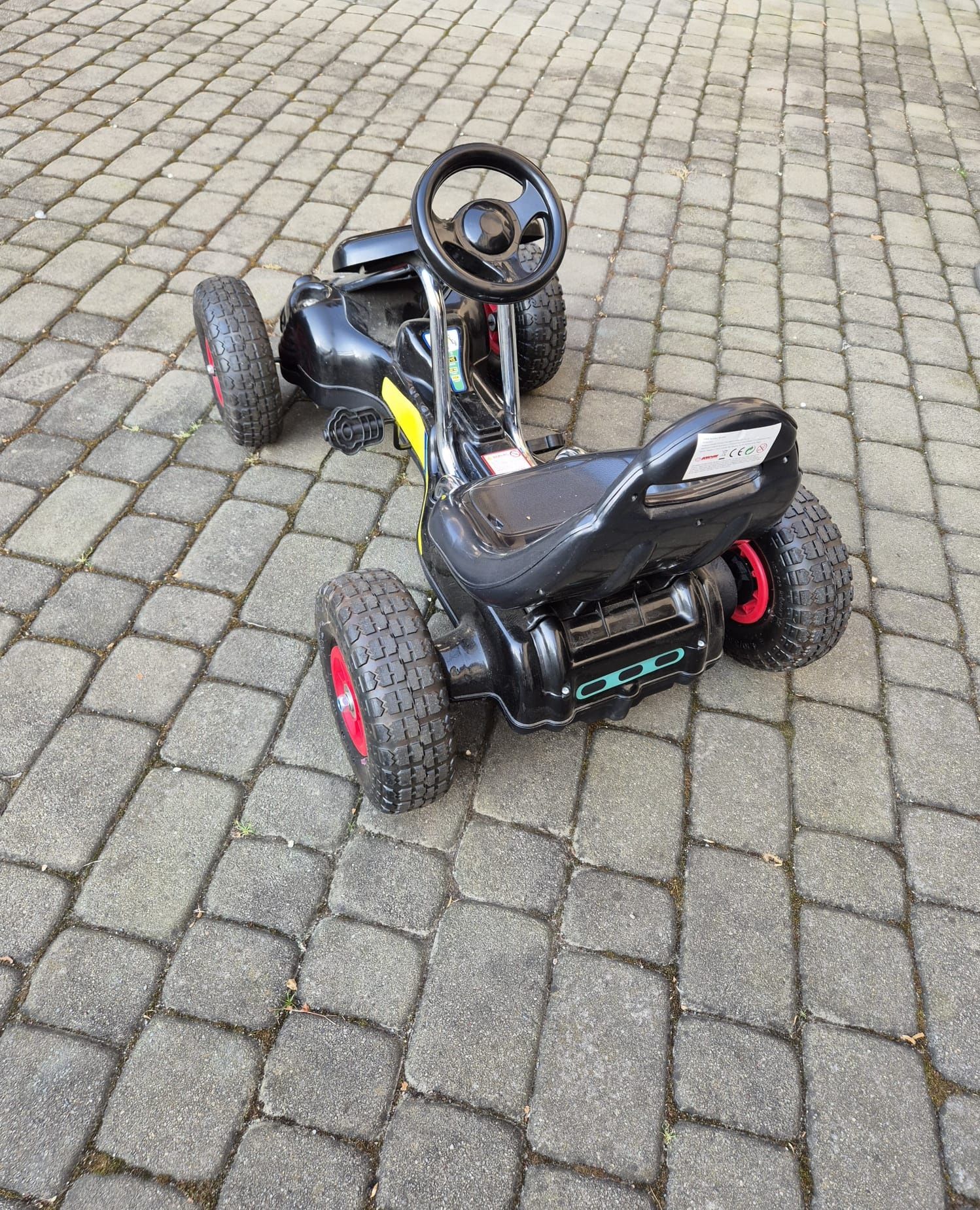 Gokart dziecięcy na pedały