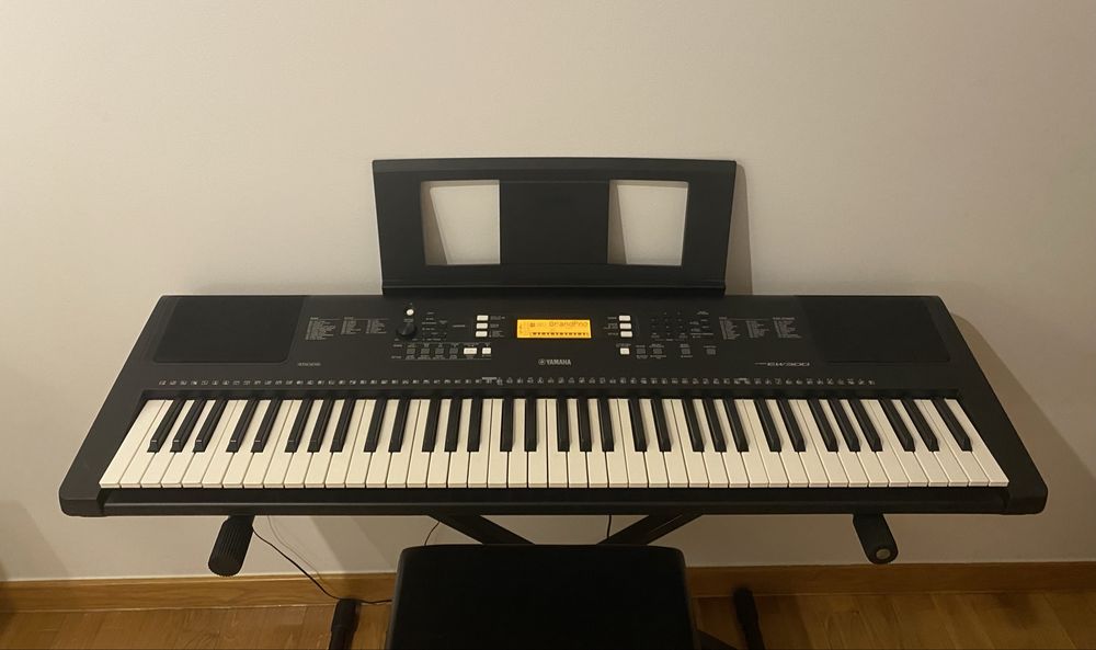 Piano teclado Yamaha EW300 76 teclas