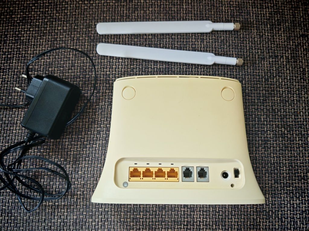 Router ZTE 283+ Z dodatkowymi antenami internet bezprzewodowy dom wifi