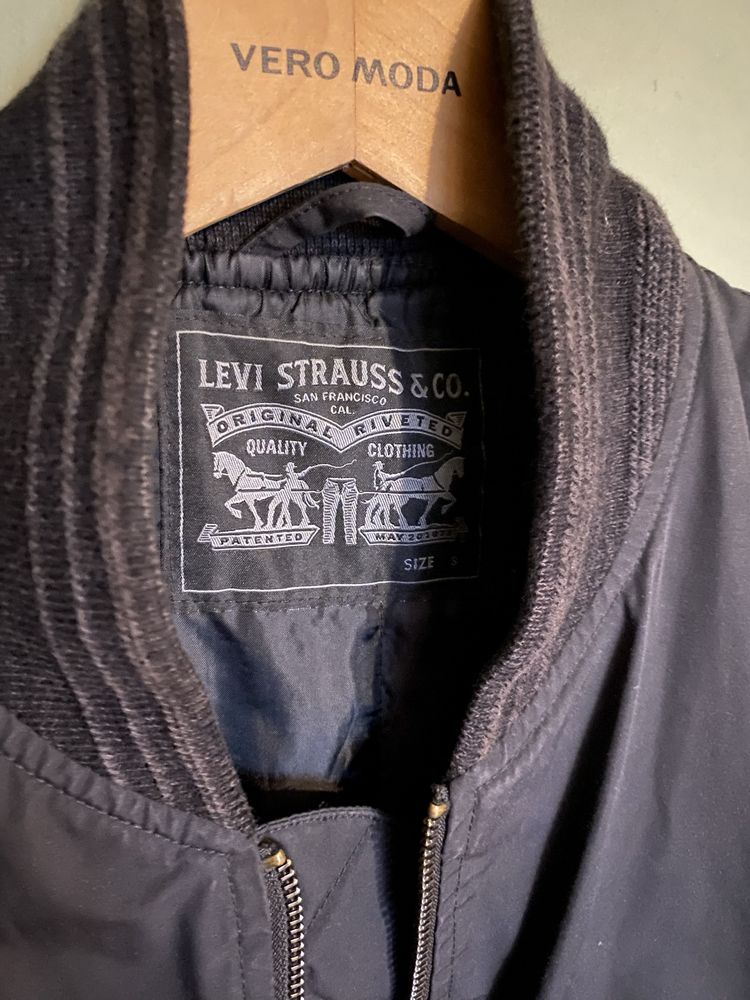 Meska kurtka przejsciowa szwedka levis S termoizolacja