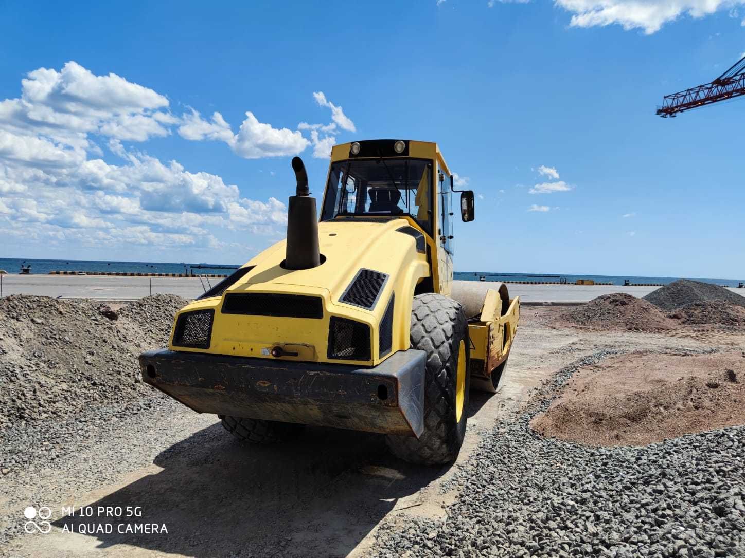 Продам дорожний каток BOMAG BW211 D-4