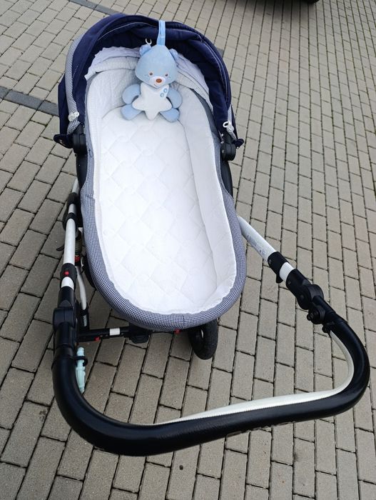 Wózek z gondolą i spacerówką