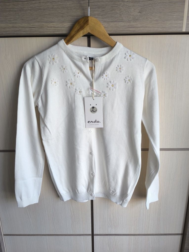 Sweter w kwiaty dla dzieci