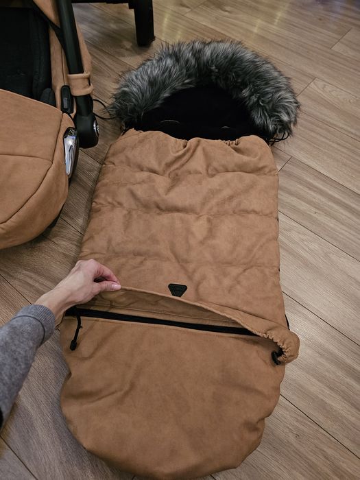 Junama Caro V2 – wózek 3w1 plus dodatki: śpiworek, rękawiczki, plecak
