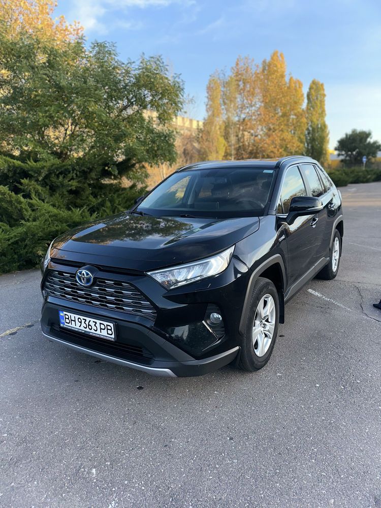 Toyota RAV4 гібрид