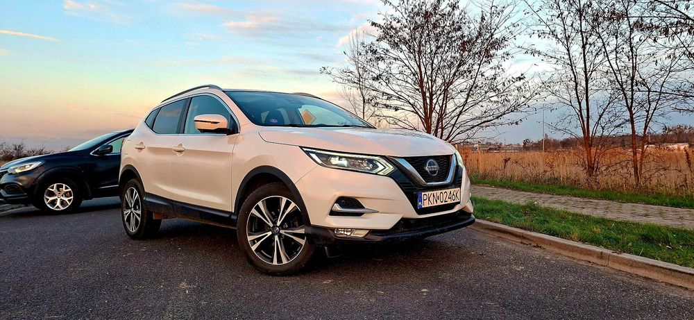 Nissan Qashqai Nissan Qashqai biała perła panorama