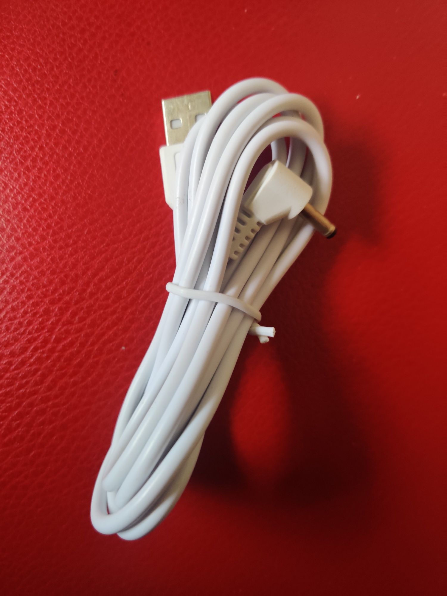 Тонкий угловой кабель USB -> DC 3.5 * 1.35 mm для Led лампы / роутера