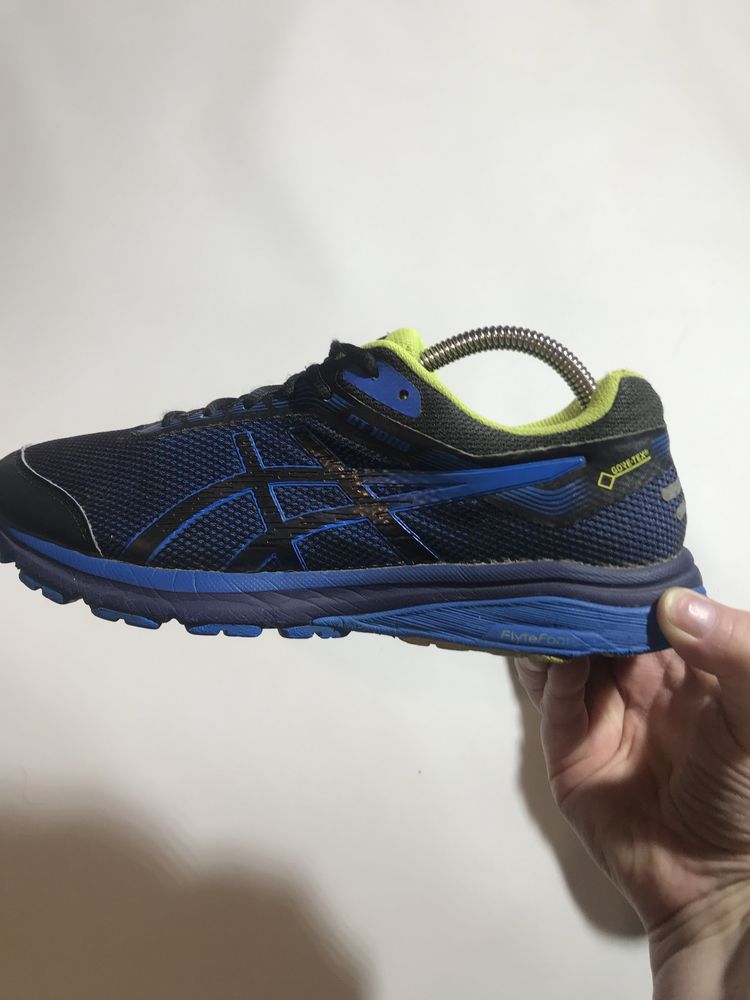 Продам asics на GORE-TEX