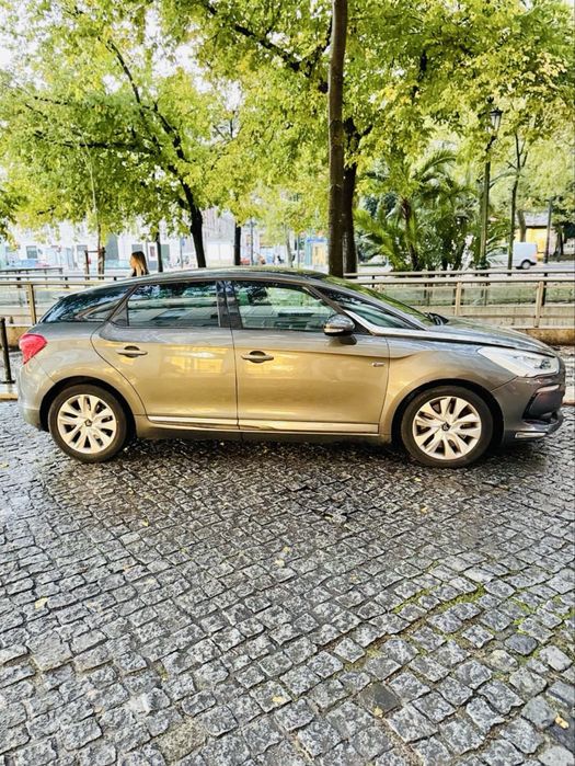 Citroen DS5 2.0 HDI Hibrido com estofos em pele