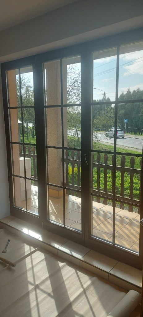 Okno balkonowe 145/225 drewniane, ruchomy slupek