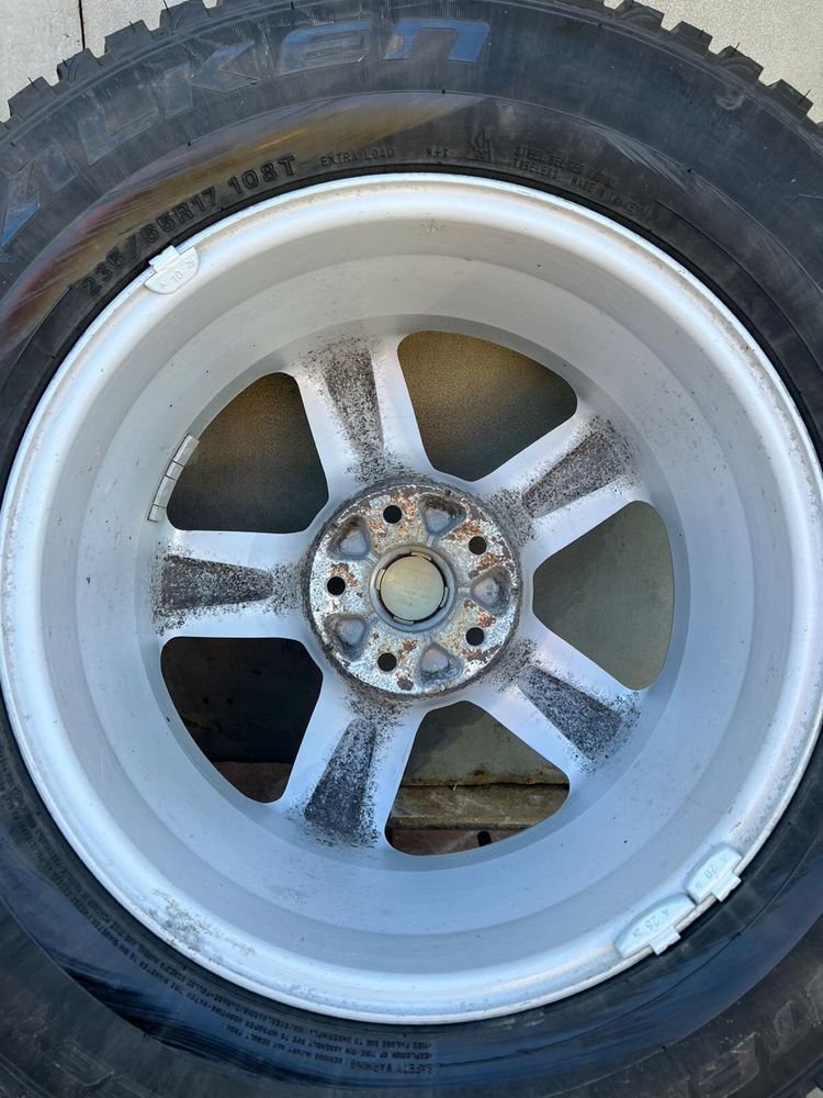 Диски з шинами hundai santafe r17 235/65 сантафе