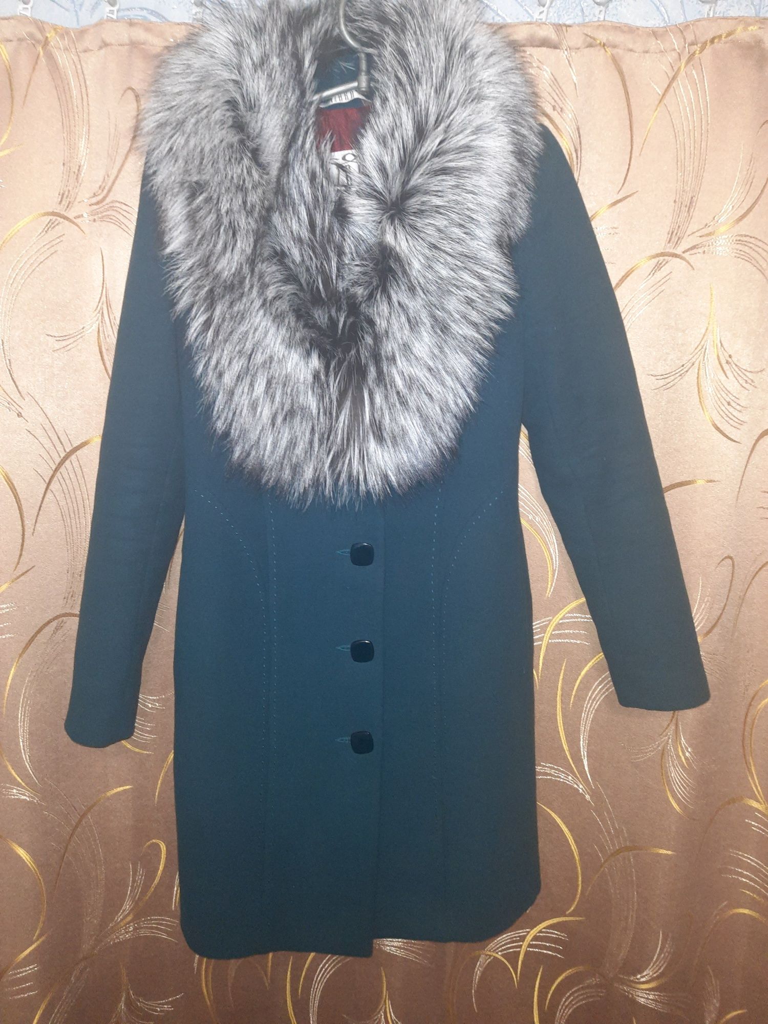Продам зимнее пальто